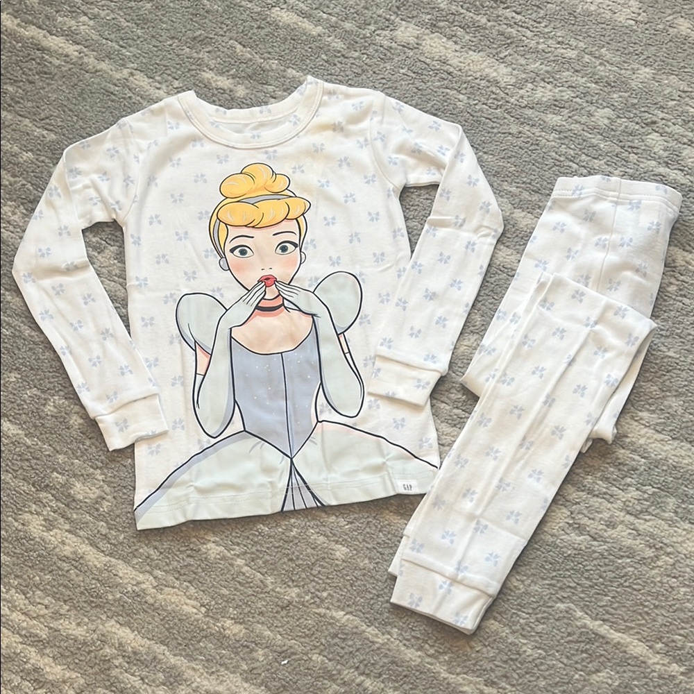 Gap Disney Princess Pajamas - Picture 2 of 6